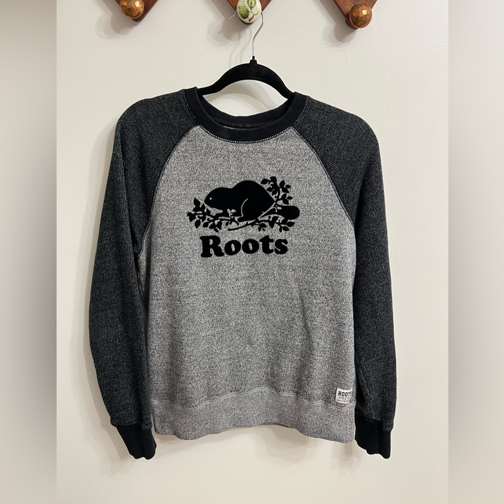 Roots Women's Black and Gray Crew Neck Sweater
